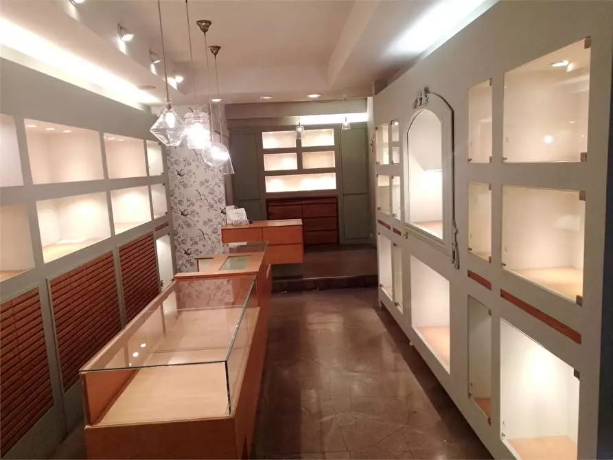 negozio in vendita ad Ancona in zona Centro Storico