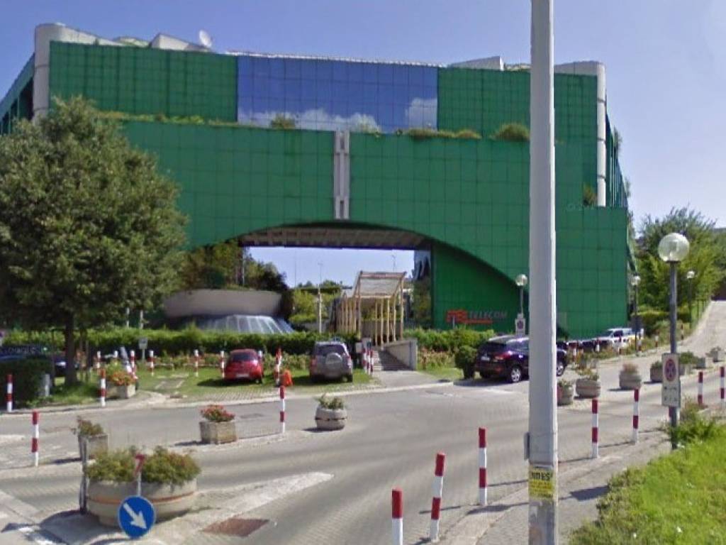 ufficio in vendita ad Ancona in zona Brecce Bianche