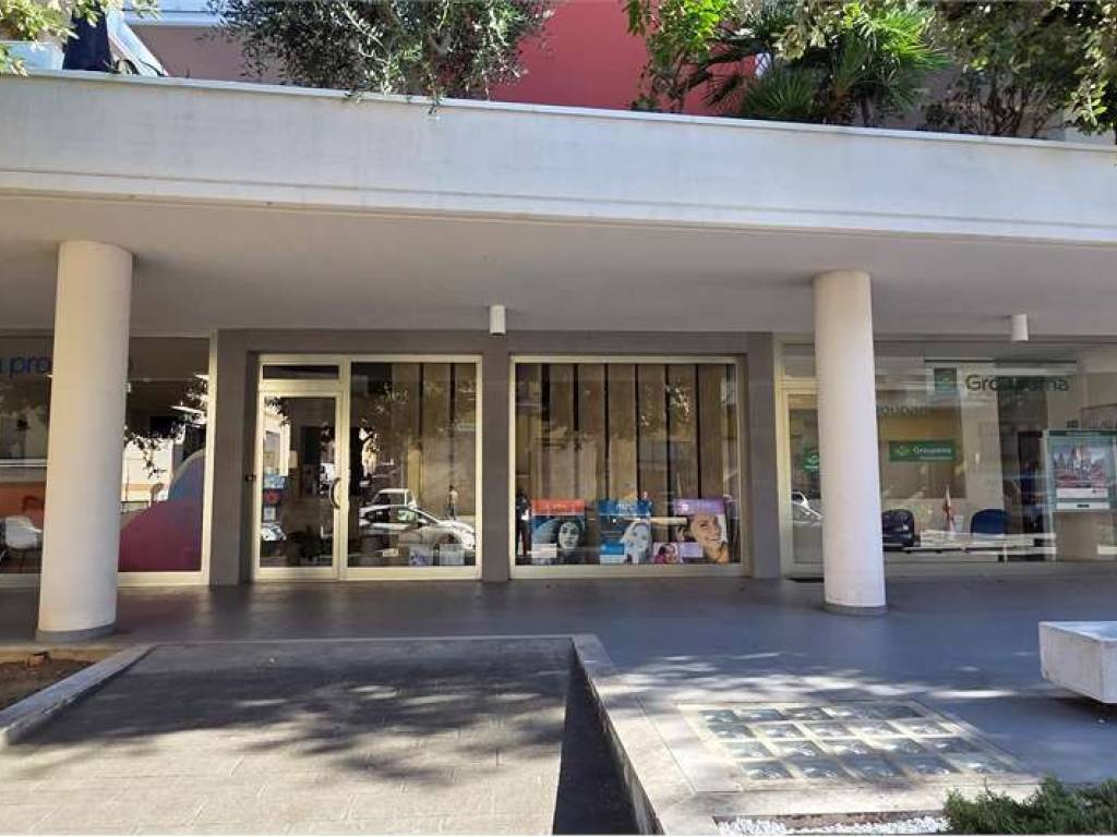 negozio in vendita ad Ancona in zona Tavernelle