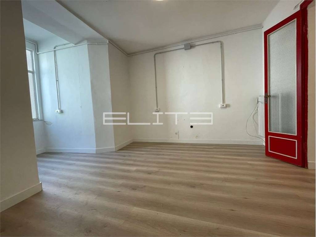 ufficio in vendita ad Ancona in zona Piano San Lazzaro