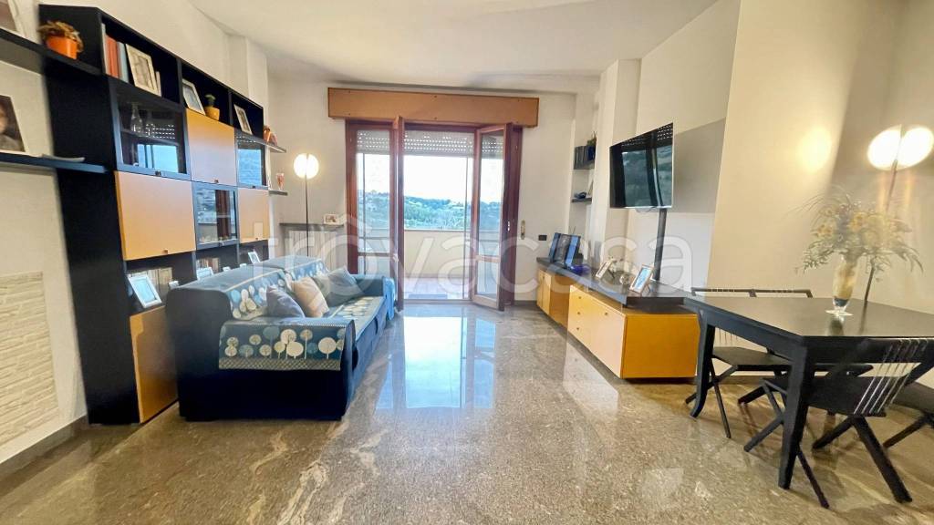 appartamento in vendita ad Ancona in zona Posatora