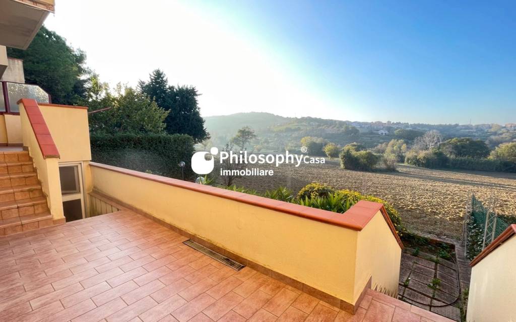 appartamento in vendita ad Ancona in zona Posatora