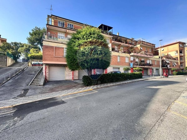 locale di sgombero in vendita ad Ancona in zona Posatora