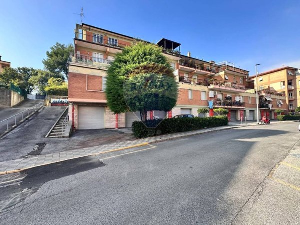 locale di sgombero in vendita ad Ancona in zona Posatora
