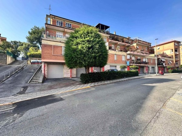 appartamento in vendita ad Ancona in zona Posatora