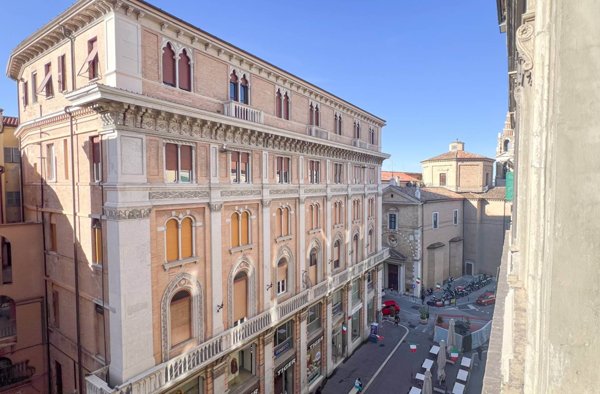 appartamento in vendita ad Ancona in zona Centro Storico