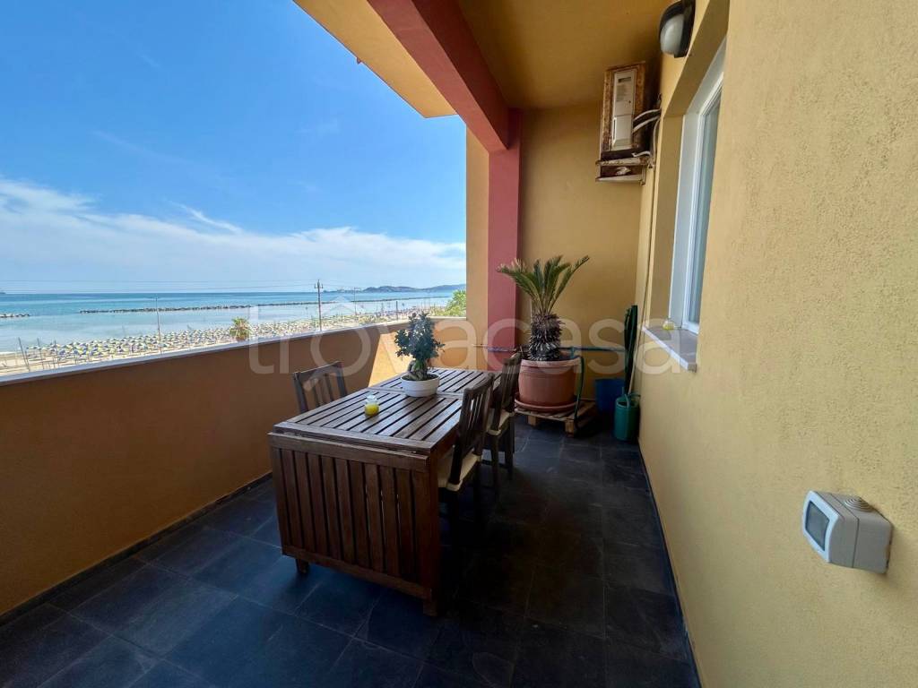 appartamento in vendita ad Ancona in zona Palombina Nuova