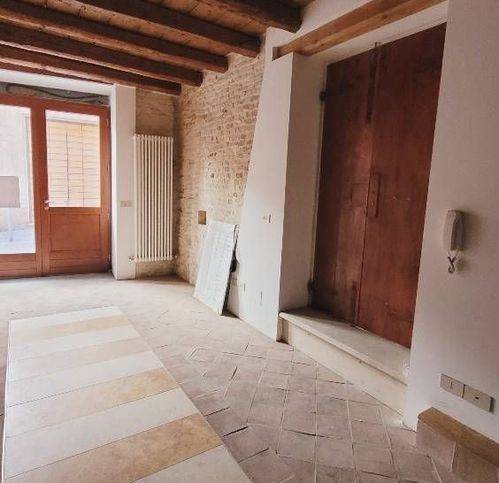 negozio in vendita ad Ancona