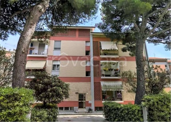 appartamento in vendita ad Ancona in zona Collemarino
