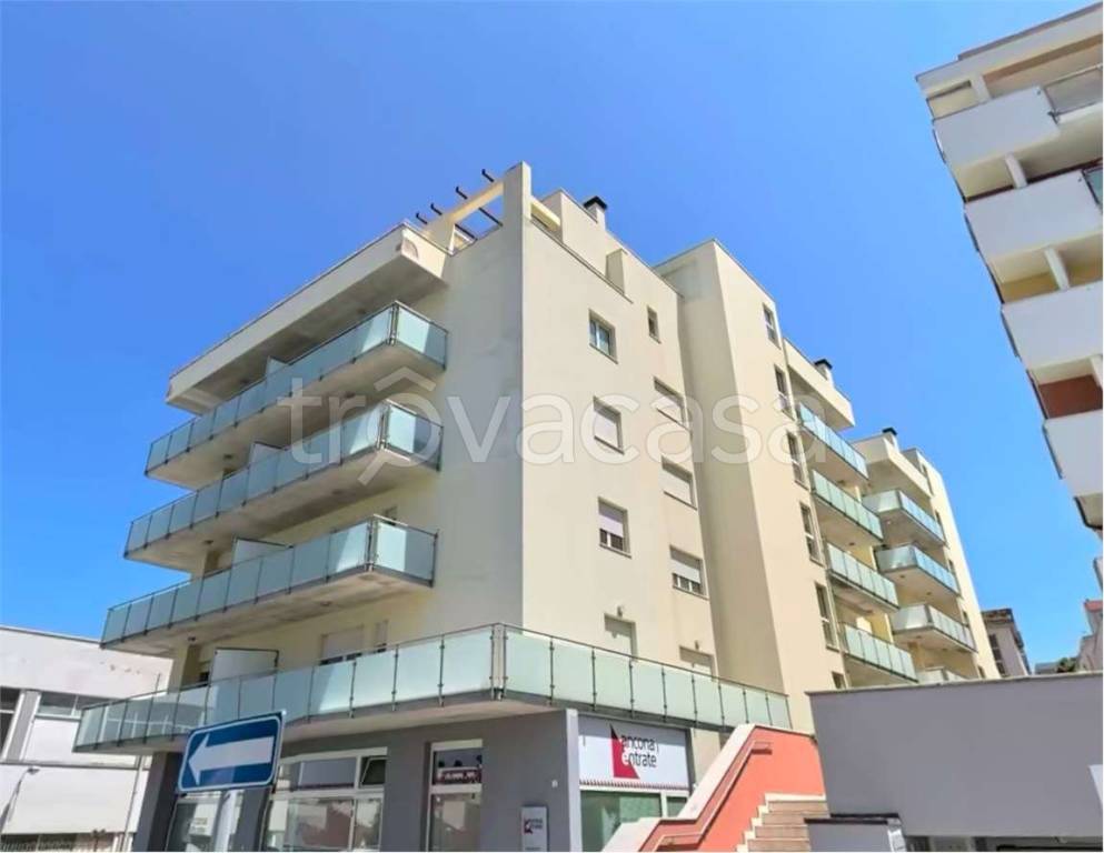 appartamento in vendita ad Ancona in zona Palombare