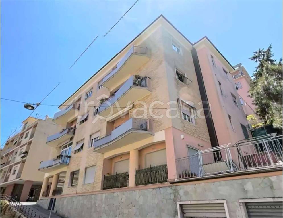 appartamento in vendita ad Ancona in zona Adriatico