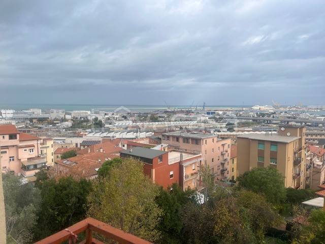 appartamento in vendita ad Ancona in zona Piano San Lazzaro