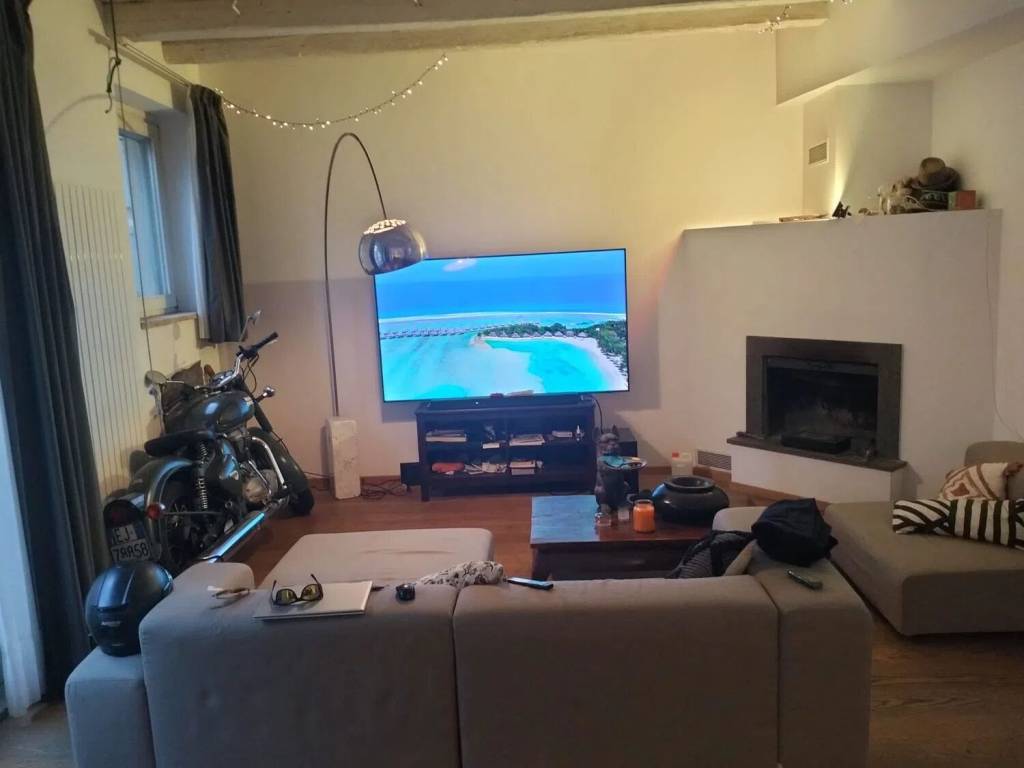 appartamento in vendita ad Ancona in zona Varano