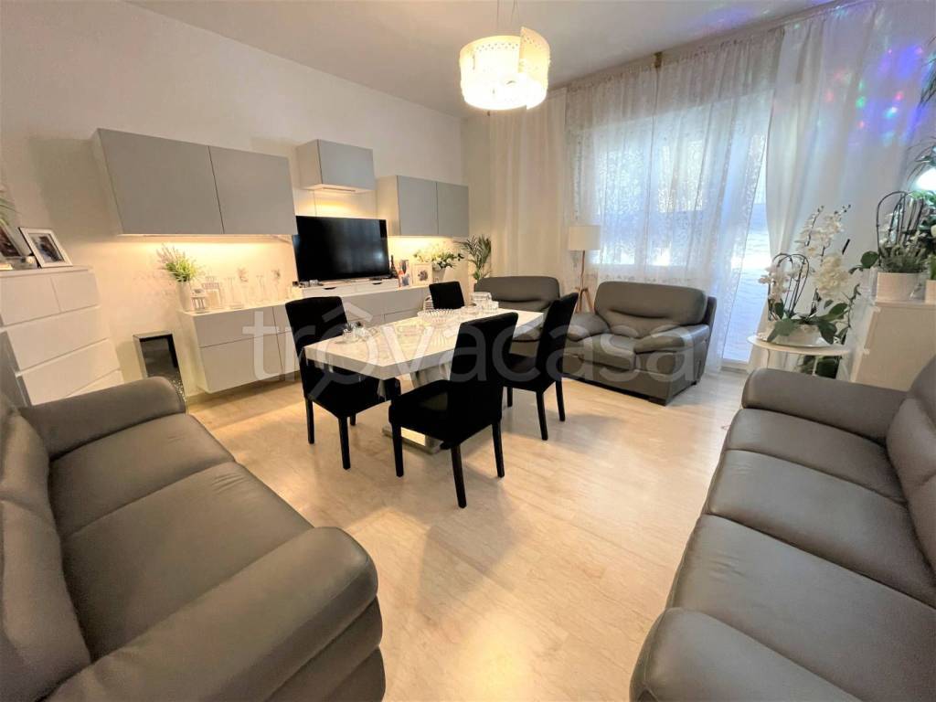 appartamento in vendita ad Ancona in zona Vallemiano