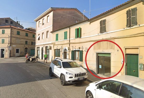 locale commerciale in vendita ad Ancona in zona Tavernelle