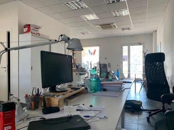ufficio in vendita ad Ancona in zona Piano San Lazzaro