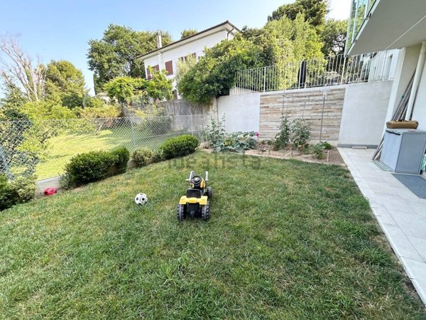 appartamento in vendita ad Ancona in zona Montedago