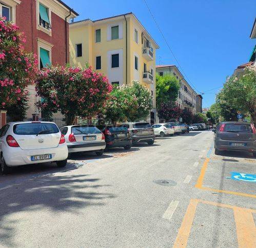 appartamento in vendita ad Ancona in zona Adriatico