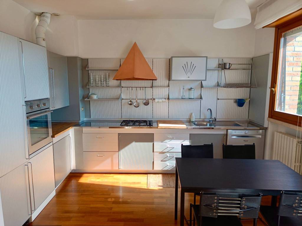 appartamento in vendita ad Ancona in zona Piano San Lazzaro