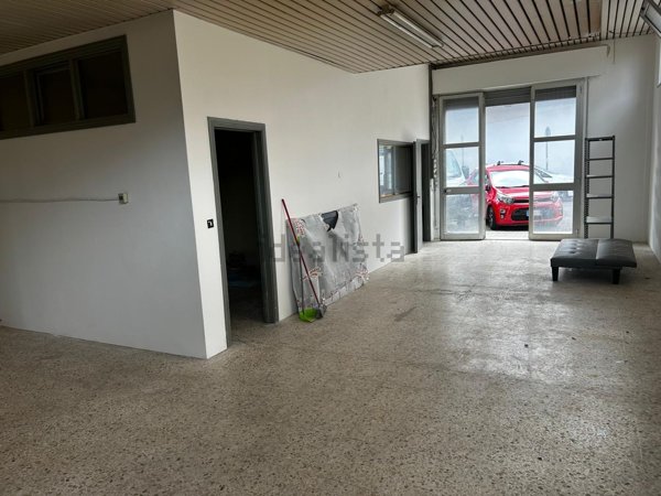 negozio in vendita ad Ancona in zona Palombare