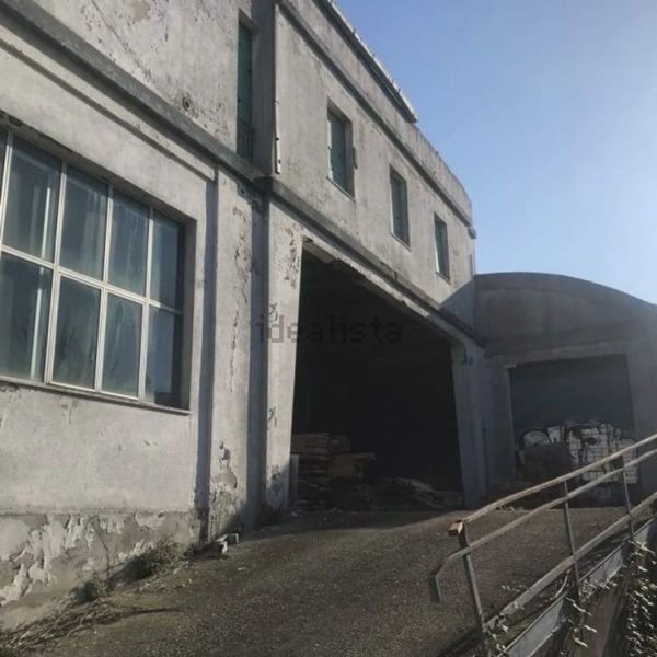 capannone in vendita ad Ancona in zona Piano San Lazzaro