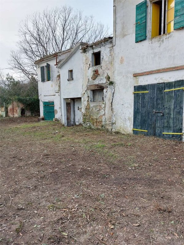 casa indipendente in vendita ad Ancona in zona Posatora