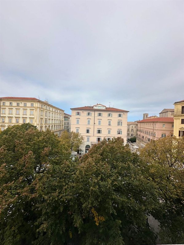 appartamento in vendita ad Ancona in zona Piano San Lazzaro