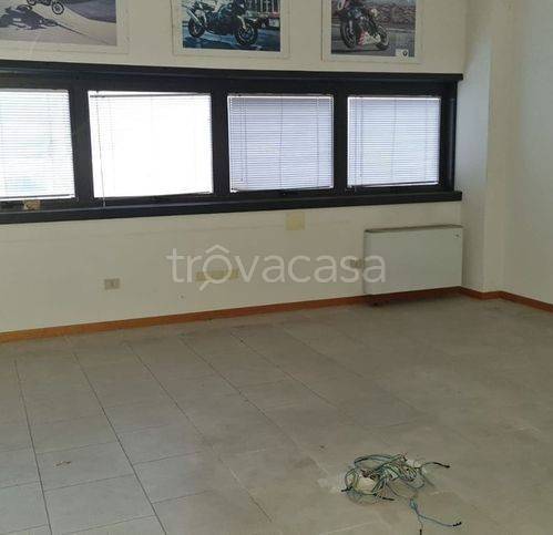 ufficio in vendita ad Ancona in zona Baraccola