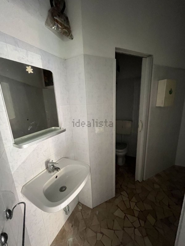 ufficio in vendita ad Ancona in zona Montirozzo