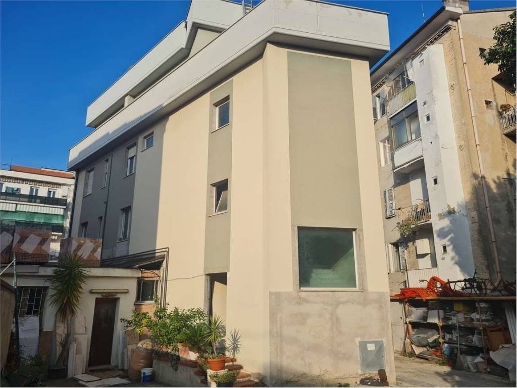 intera palazzina in vendita ad Ancona in zona Piano San Lazzaro