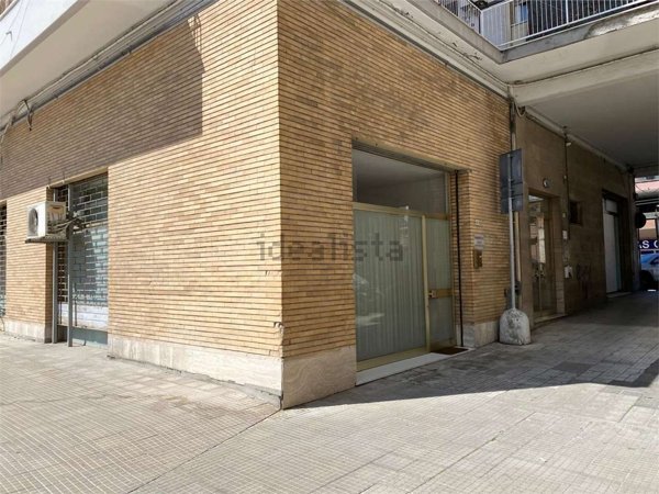 locale commerciale in vendita ad Ancona in zona Montemarino