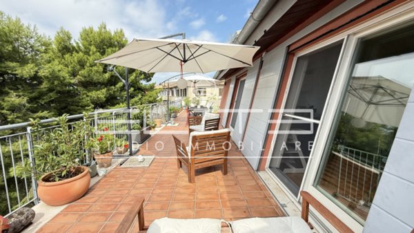 appartamento in vendita ad Ancona in zona Varano