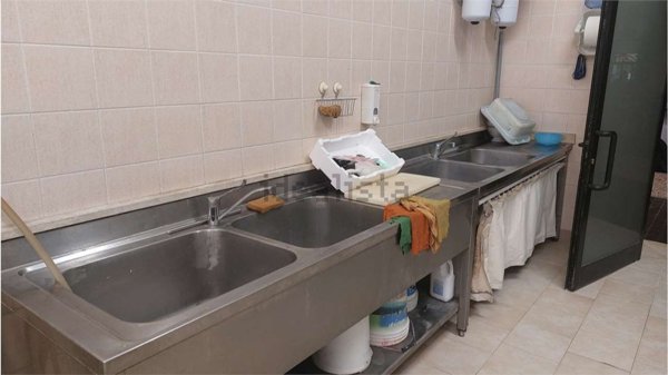 negozio in vendita ad Ancona in zona Piano San Lazzaro