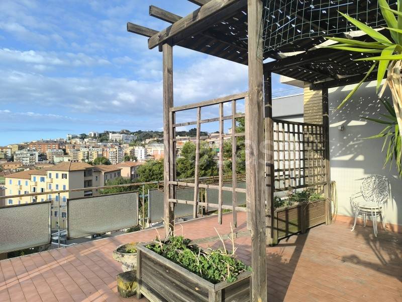 appartamento in vendita ad Ancona in zona Piano San Lazzaro