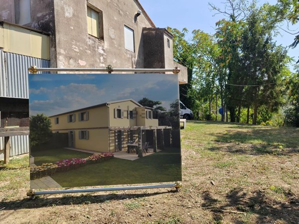 casa indipendente in vendita ad Ancona in zona Scrima