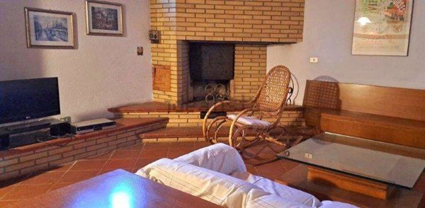 casa indipendente in vendita ad Ancona in zona Piano San Lazzaro