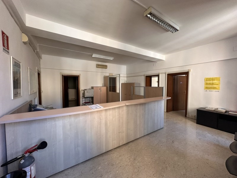 ufficio in vendita ad Ancona in zona Centro Storico