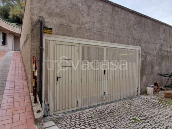 negozio in vendita ad Ancona in zona Piano San Lazzaro