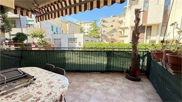 appartamento in vendita ad Ancona in zona Adriatico