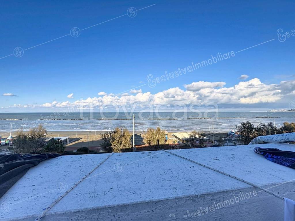 appartamento in vendita ad Ancona in zona Palombina Nuova