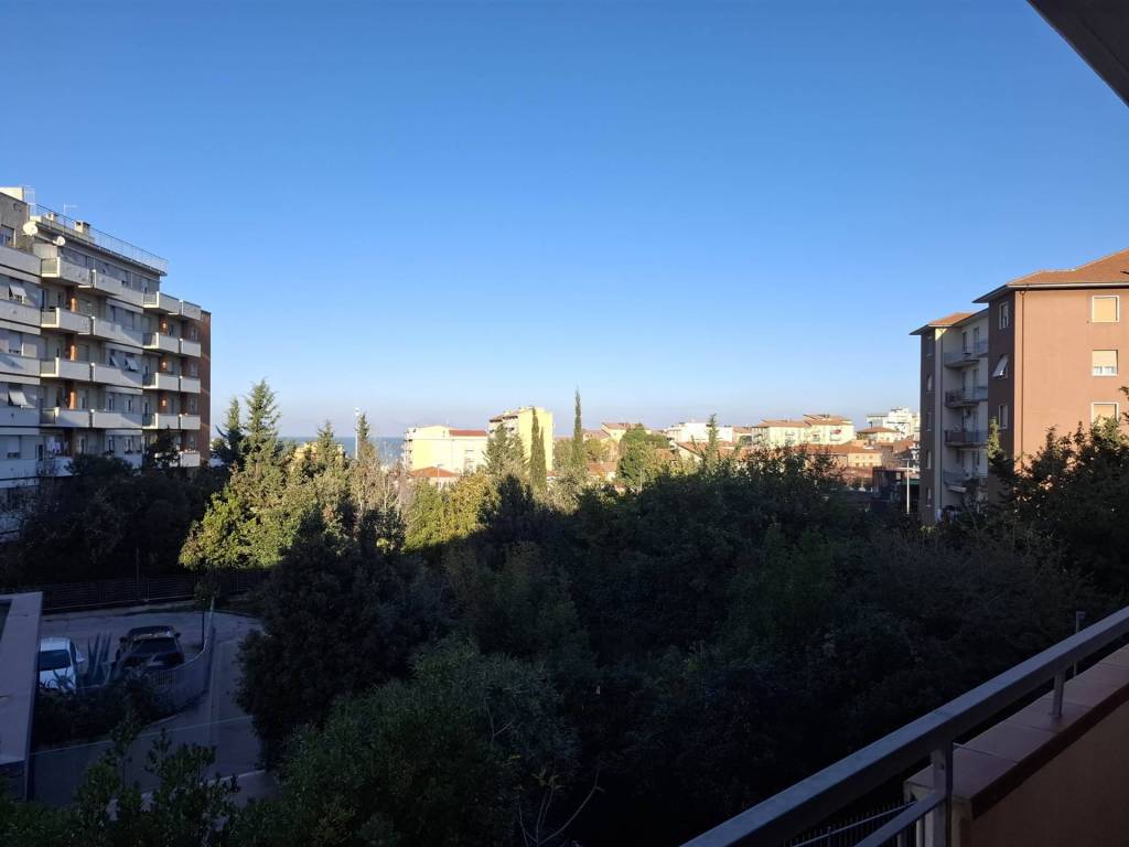 appartamento in vendita ad Ancona in zona Torrette