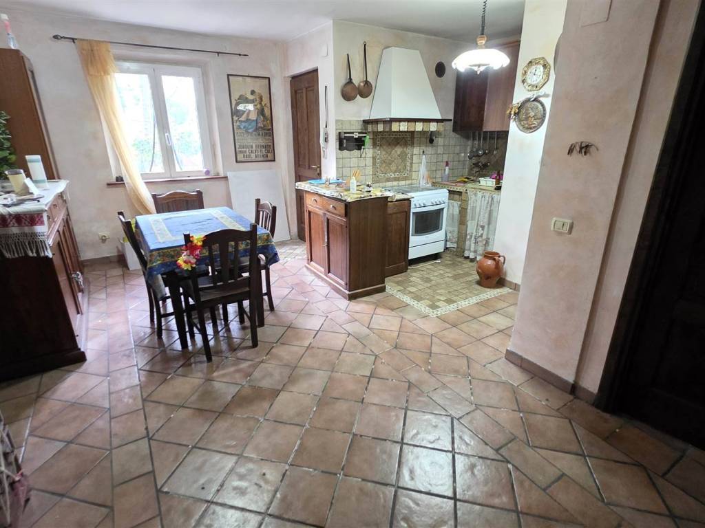 appartamento in vendita ad Ancona in zona Collemarino