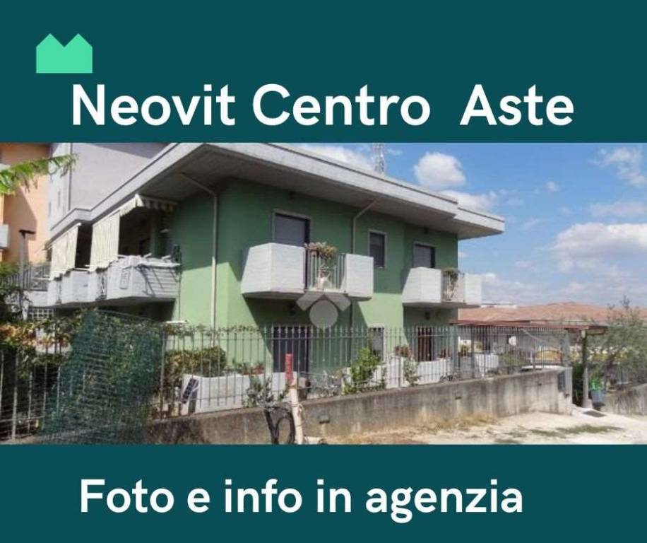 casa indipendente in vendita ad Ancona in zona Palombina Nuova