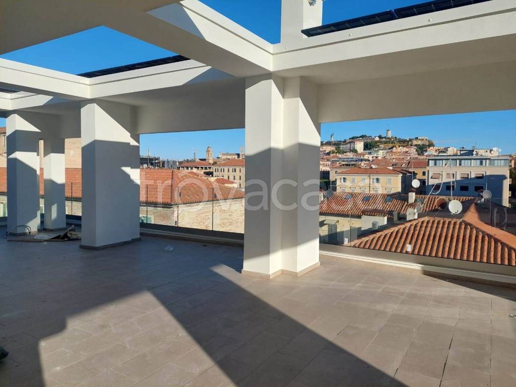 appartamento in vendita ad Ancona in zona Piano San Lazzaro