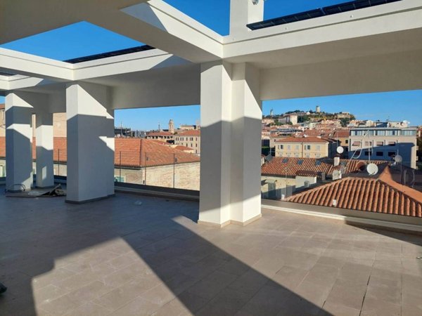 appartamento in vendita ad Ancona in zona Adriatico