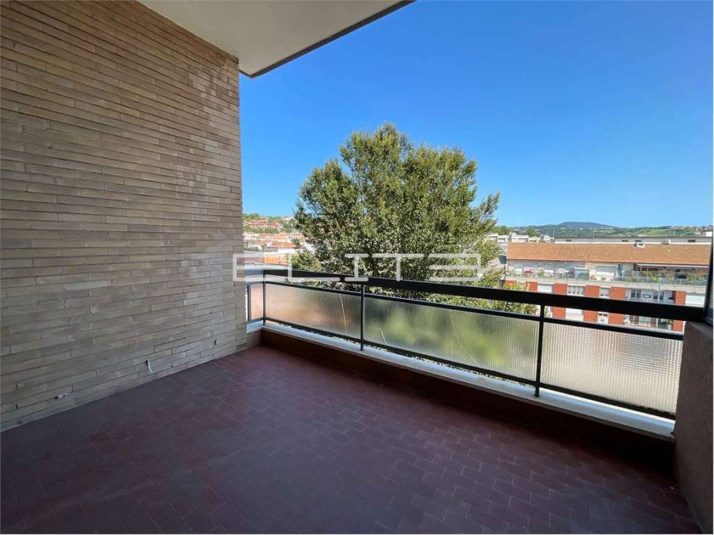 appartamento in vendita ad Ancona in zona Piano San Lazzaro