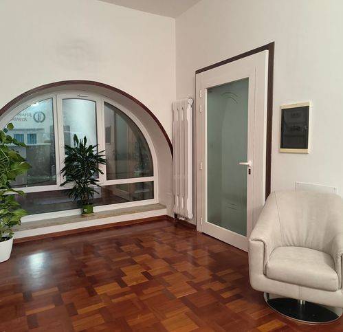 negozio in vendita ad Ancona in zona Centro Storico