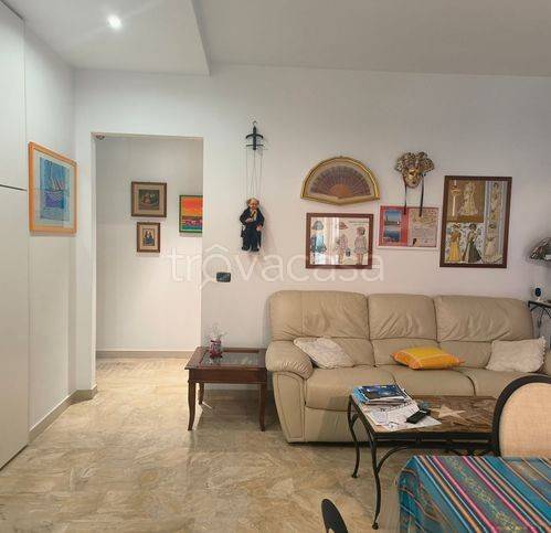 appartamento in vendita ad Ancona in zona Varano