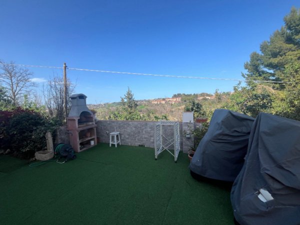 casa indipendente in vendita ad Ancona in zona Piano San Lazzaro