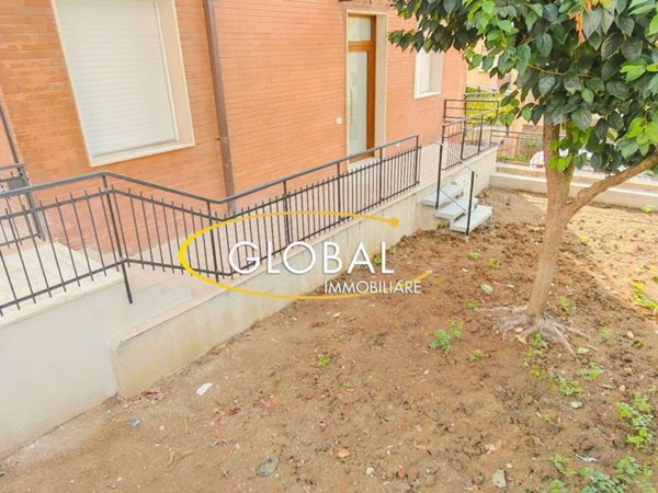 appartamento in vendita ad Ancona in zona Vallemiano